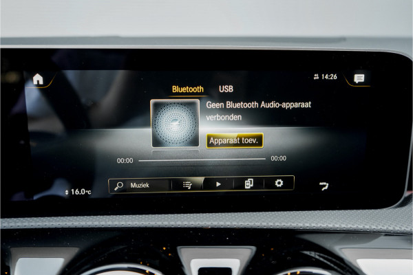 Mercedes-Benz CLA-Klasse Shooting Brake 200 Business Solution AMG Pano Camera