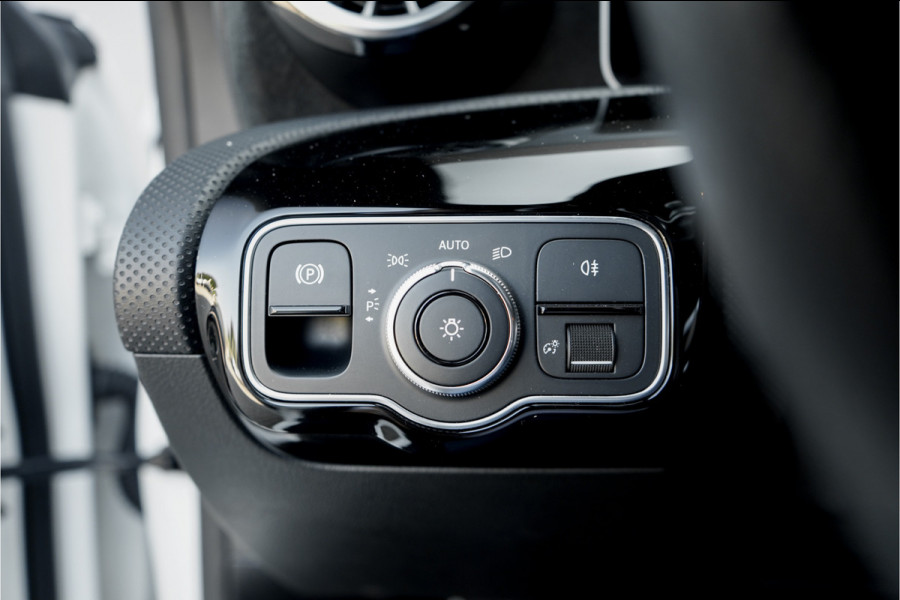 Mercedes-Benz CLA-Klasse Shooting Brake 200 Business Solution AMG Pano Camera