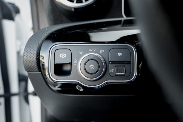 Mercedes-Benz CLA-Klasse Shooting Brake 200 Business Solution AMG Pano Camera