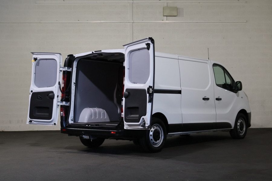 Renault Trafic 2.0 dCi 120pk L2 H1 2x Schuifdeur Airco Navigatie Trekhaak