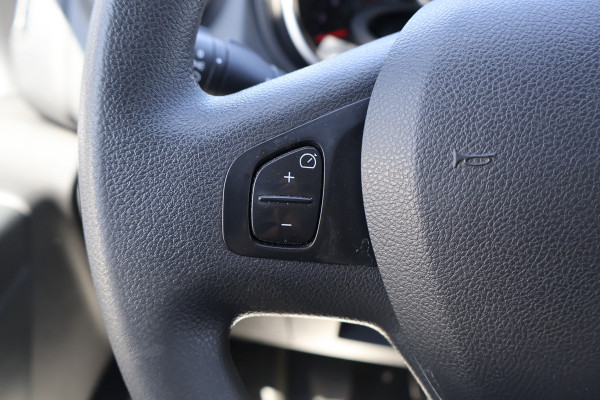 Renault Trafic 2.0 dCi 120pk L2 H1 2x Schuifdeur Airco Navigatie Trekhaak