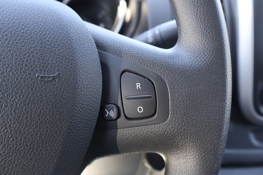 Renault Trafic 2.0 dCi 120pk L2 H1 2x Schuifdeur Airco Navigatie Trekhaak