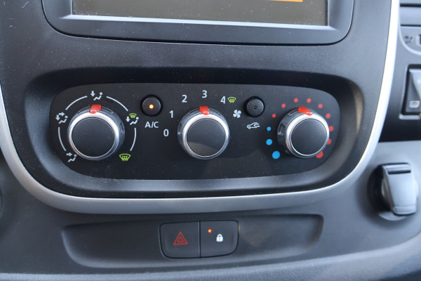Renault Trafic 2.0 dCi 120pk L2 H1 2x Schuifdeur Airco Navigatie Trekhaak
