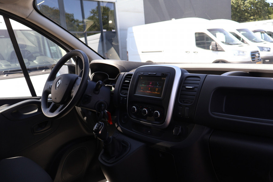 Renault Trafic 2.0 dCi 120pk L2 H1 2x Schuifdeur Airco Navigatie Trekhaak