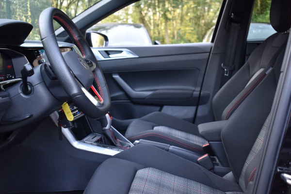 Volkswagen Polo 2.0 TSI GTI TSI 210PK DSG GTI-SPORT IQ-LIGHT/PDC/CARPLAY