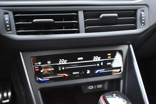 Volkswagen Polo 2.0 TSI GTI TSI 210PK DSG GTI-SPORT IQ-LIGHT/PDC/CARPLAY