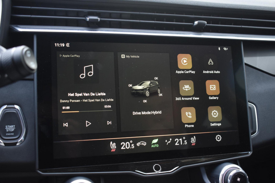 Lynk & Co 01 262PK Automaat / 360 Camera / Adaptieve cruise control / Glazen schuif-kanteldak / Elektrische stoelen met geheugenfunctie / Stoelverwarming / Elektrische achterklep / Climate control / Parkeersensoren V+A / 20"velgen / Keyless entry /