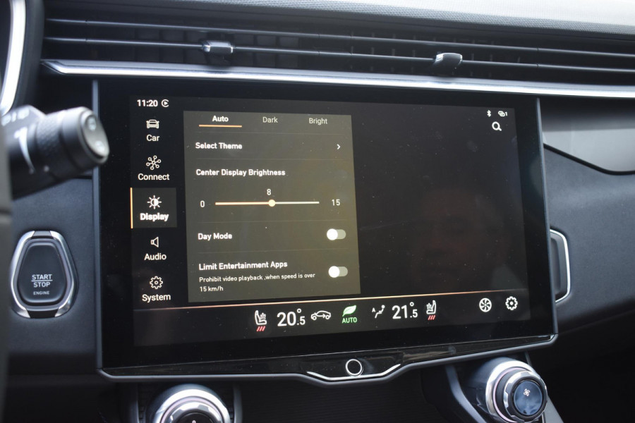 Lynk & Co 01 262PK Automaat / 360 Camera / Adaptieve cruise control / Glazen schuif-kanteldak / Elektrische stoelen met geheugenfunctie / Stoelverwarming / Elektrische achterklep / Climate control / Parkeersensoren V+A / 20"velgen / Keyless entry /