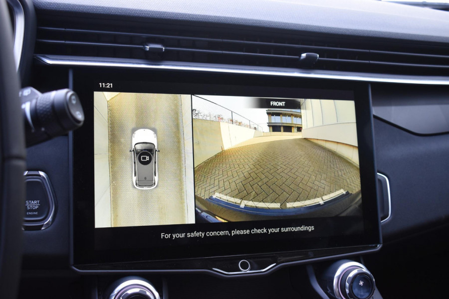 Lynk & Co 01 262PK Automaat / 360 Camera / Adaptieve cruise control / Glazen schuif-kanteldak / Elektrische stoelen met geheugenfunctie / Stoelverwarming / Elektrische achterklep / Climate control / Parkeersensoren V+A / 20"velgen / Keyless entry /
