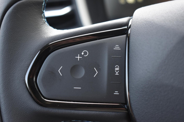 Lynk & Co 01 262PK Automaat / 360 Camera / Adaptieve cruise control / Glazen schuif-kanteldak / Elektrische stoelen met geheugenfunctie / Stoelverwarming / Elektrische achterklep / Climate control / Parkeersensoren V+A / 20"velgen / Keyless entry /