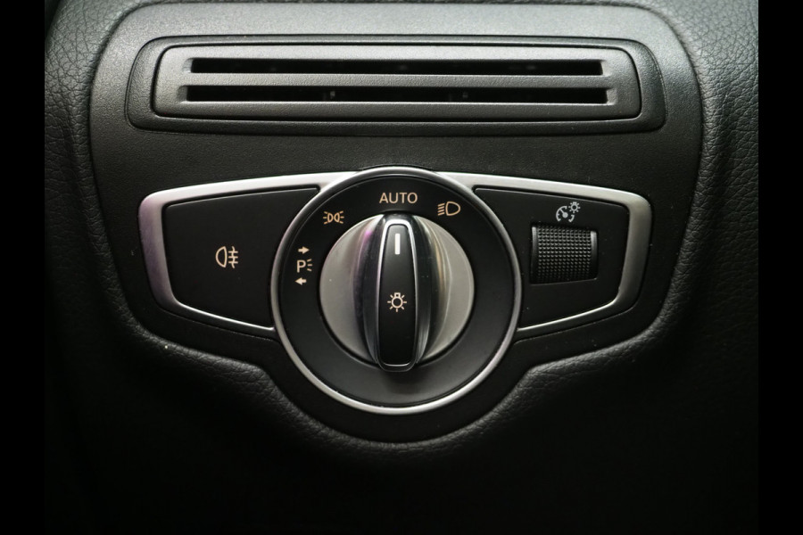 Mercedes-Benz GLC 300e 4MATIC Premium Plus | Panoramadak | Trekhaak | Massage | Leder | Stoelkoeling | Sfeerlicht | Carplay