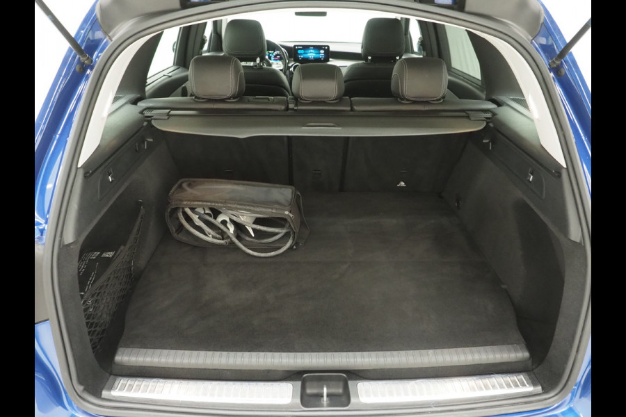 Mercedes-Benz GLC 300e 4MATIC Premium Plus | Panoramadak | Trekhaak | Massage | Leder | Stoelkoeling | Sfeerlicht | Carplay
