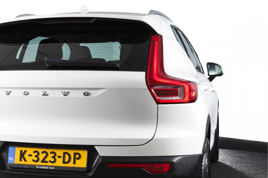 Volvo XC40 1.5 T3 Business Pro 164 PK | Elek. Trekhaak | Dig. Cockpit | Adapt. Cruise | PDC | NAV + App. Connect | ECC | Elek. Klep | LM 18" |