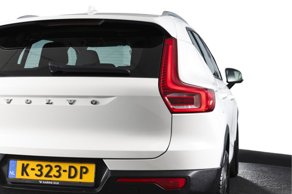 Volvo XC40 1.5 T3 Business Pro 164 PK | Elek. Trekhaak | Dig. Cockpit | Adapt. Cruise | PDC | NAV + App. Connect | ECC | Elek. Klep | LM 18" |