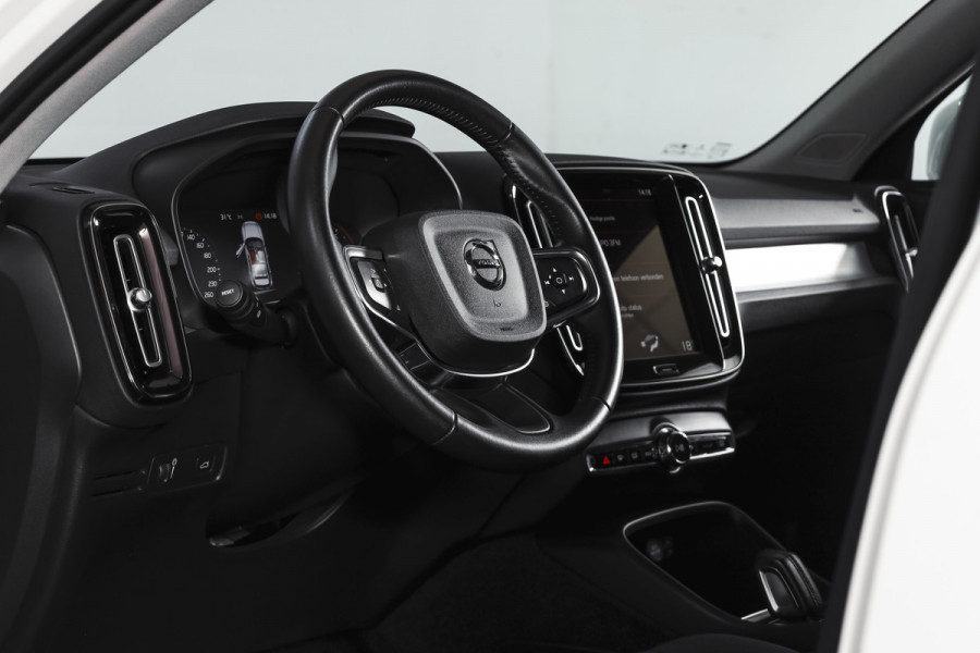 Volvo XC40 1.5 T3 Business Pro 164 PK | Elek. Trekhaak | Dig. Cockpit | Adapt. Cruise | PDC | NAV + App. Connect | ECC | Elek. Klep | LM 18" |