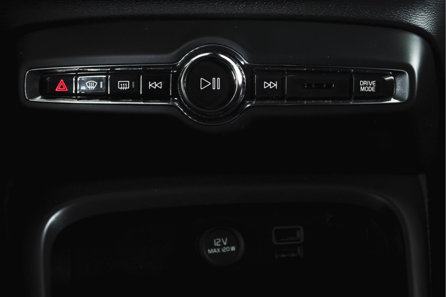 Volvo XC40 1.5 T3 Business Pro 164 PK | Elek. Trekhaak | Dig. Cockpit | Adapt. Cruise | PDC | NAV + App. Connect | ECC | Elek. Klep | LM 18" |