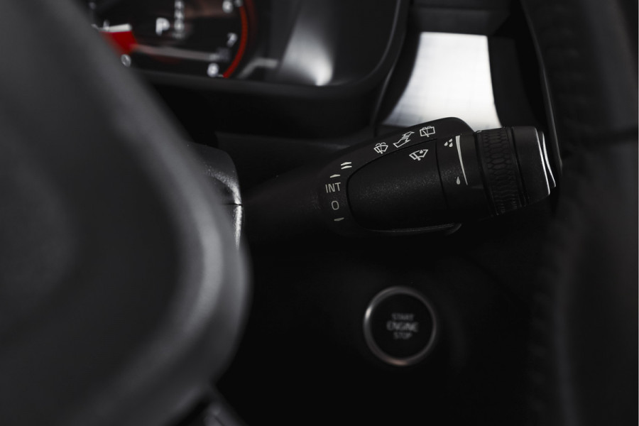 Volvo XC40 1.5 T3 Business Pro 164 PK | Elek. Trekhaak | Dig. Cockpit | Adapt. Cruise | PDC | NAV + App. Connect | ECC | Elek. Klep | LM 18" |