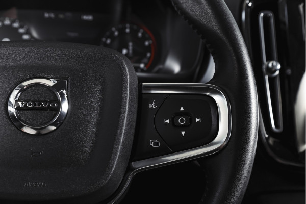 Volvo XC40 1.5 T3 Business Pro 164 PK | Elek. Trekhaak | Dig. Cockpit | Adapt. Cruise | PDC | NAV + App. Connect | ECC | Elek. Klep | LM 18" |