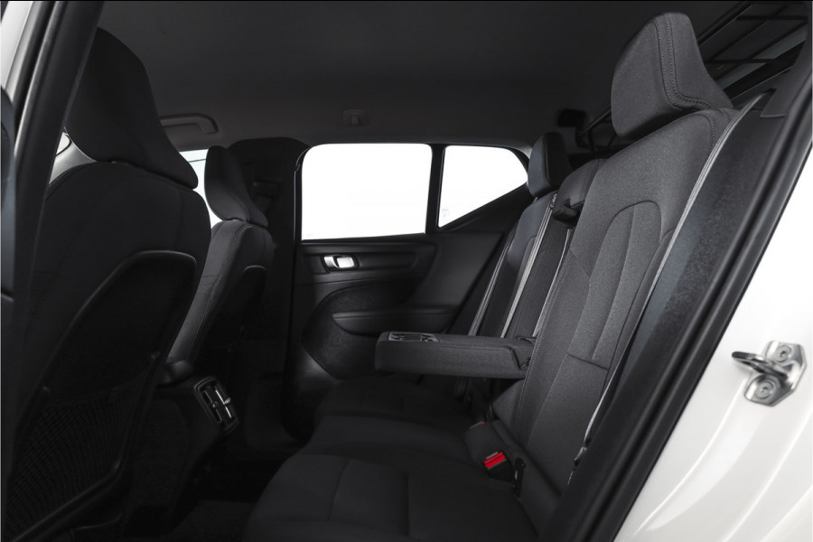 Volvo XC40 1.5 T3 Business Pro 164 PK | Elek. Trekhaak | Dig. Cockpit | Adapt. Cruise | PDC | NAV + App. Connect | ECC | Elek. Klep | LM 18" |