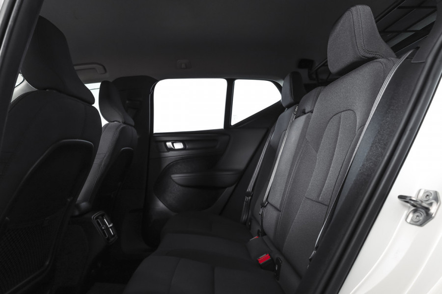 Volvo XC40 1.5 T3 Business Pro 164 PK | Elek. Trekhaak | Dig. Cockpit | Adapt. Cruise | PDC | NAV + App. Connect | ECC | Elek. Klep | LM 18" |