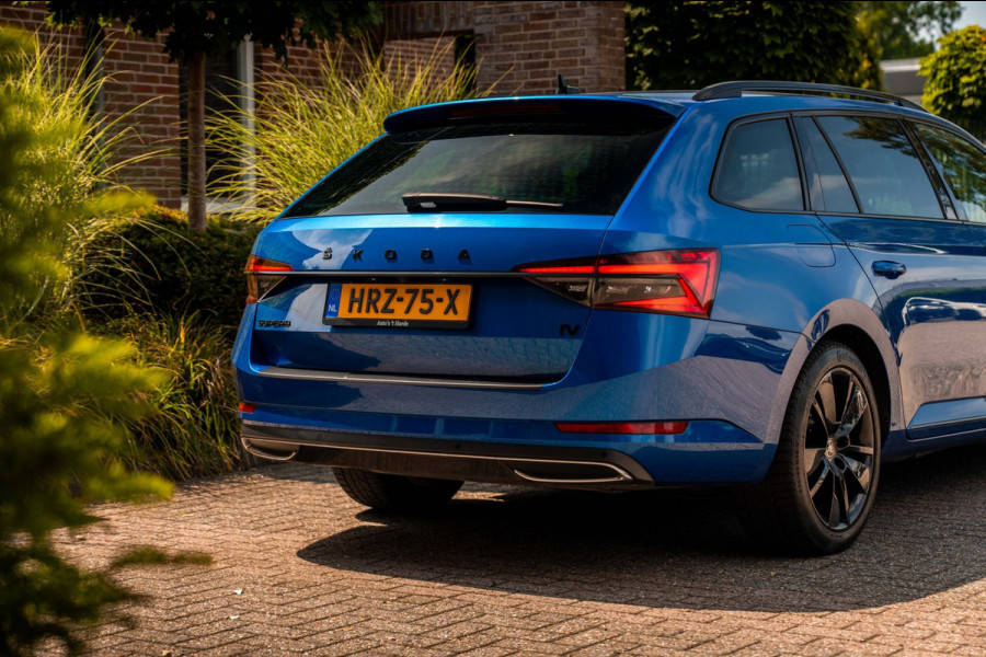 Škoda Superb Combi 1.4 TSI iV Sportline Business 218 PK Elek.Trekhaak Keyless ACC Camera 18''