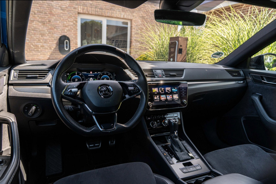Škoda Superb Combi 1.4 TSI iV Sportline Business 218 PK Elek.Trekhaak Keyless ACC Camera 18''