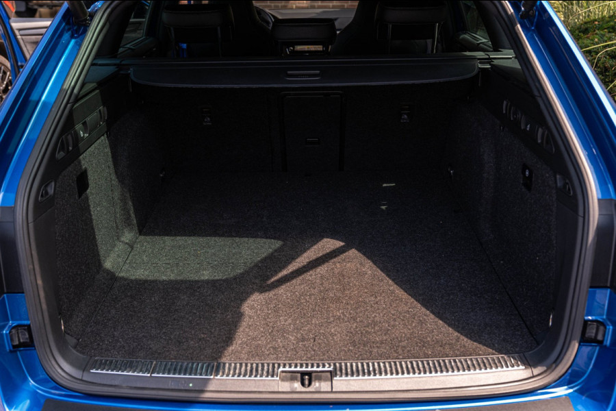 Škoda Superb Combi 1.4 TSI iV Sportline Business 218 PK Elek.Trekhaak Keyless ACC Camera 18''