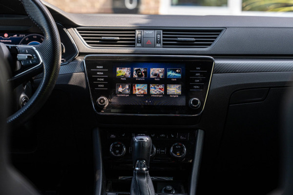 Škoda Superb Combi 1.4 TSI iV Sportline Business 218 PK Elek.Trekhaak Keyless ACC Camera 18''