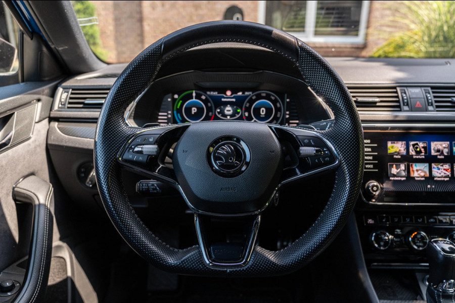 Škoda Superb Combi 1.4 TSI iV Sportline Business 218 PK Elek.Trekhaak Keyless ACC Camera 18''