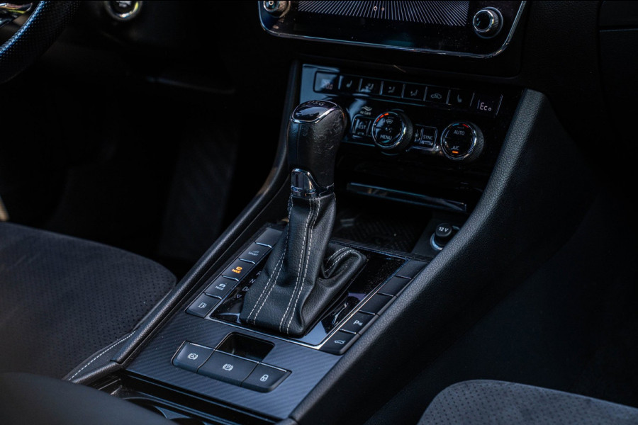 Škoda Superb Combi 1.4 TSI iV Sportline Business 218 PK Elek.Trekhaak Keyless ACC Camera 18''