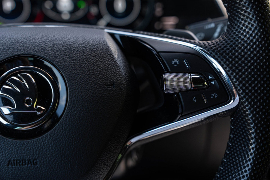 Škoda Superb Combi 1.4 TSI iV Sportline Business 218 PK Elek.Trekhaak Keyless ACC Camera 18''