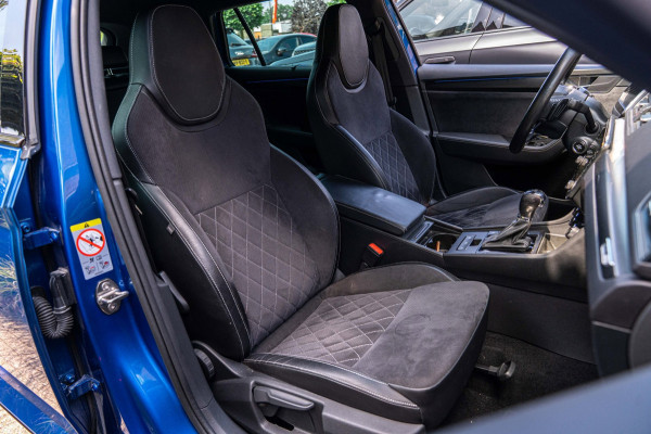 Škoda Superb Combi 1.4 TSI iV Sportline Business 218 PK Elek.Trekhaak Keyless ACC Camera 18''