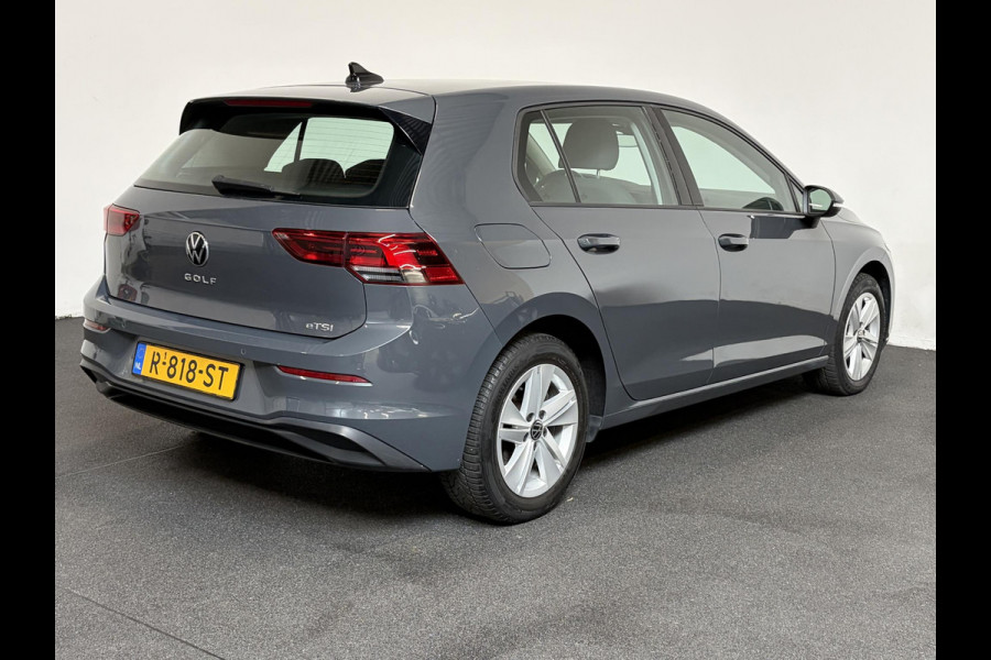 Volkswagen Golf 1.0 eTSI 110pk Automaat Life Climate control LED Lane Assist App Connect Cruise Control Climatronic Lichtmetalen Velgen Velgen Winterpakket
