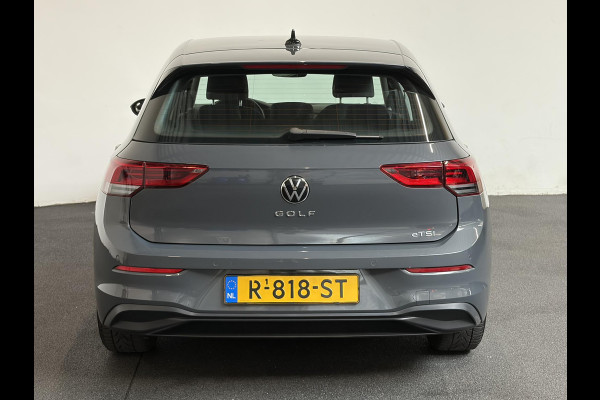 Volkswagen Golf 1.0 eTSI 110pk Automaat Life Climate control LED Lane Assist App Connect Cruise Control Climatronic Lichtmetalen Velgen Velgen Winterpakket