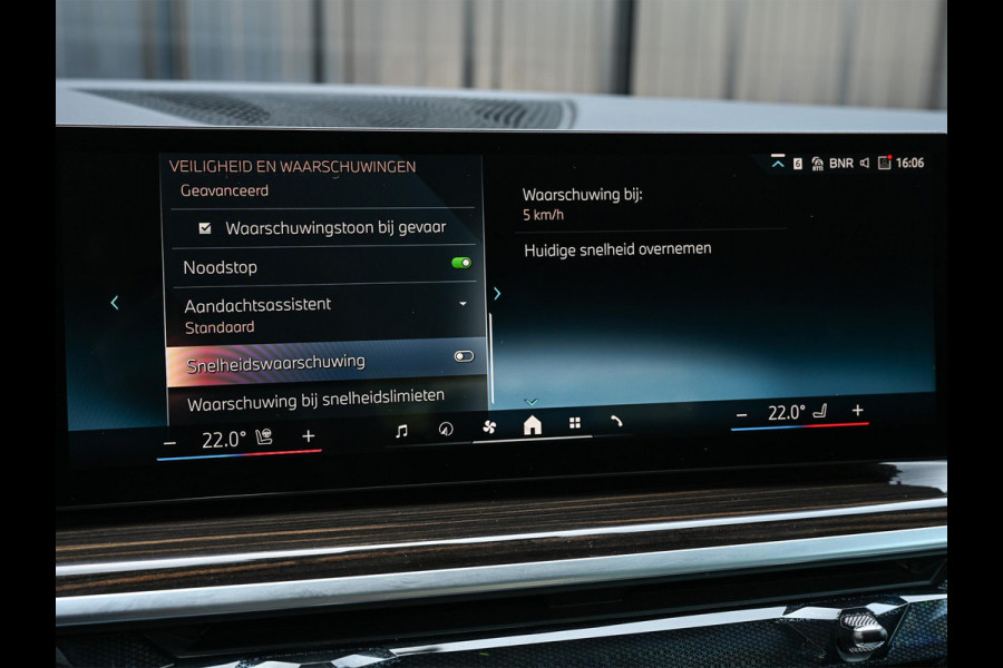 BMW X5 xDrive50e M-Sport Pro | Panoramadak | NL-Auto | Dealer Onderhouden | 360 Camera | Active Cruise | HUD | Harman/Kardon | Stoelverwarming + Ventilatie | Luchtvering | BMW Gesture Control | Memory Seats |
