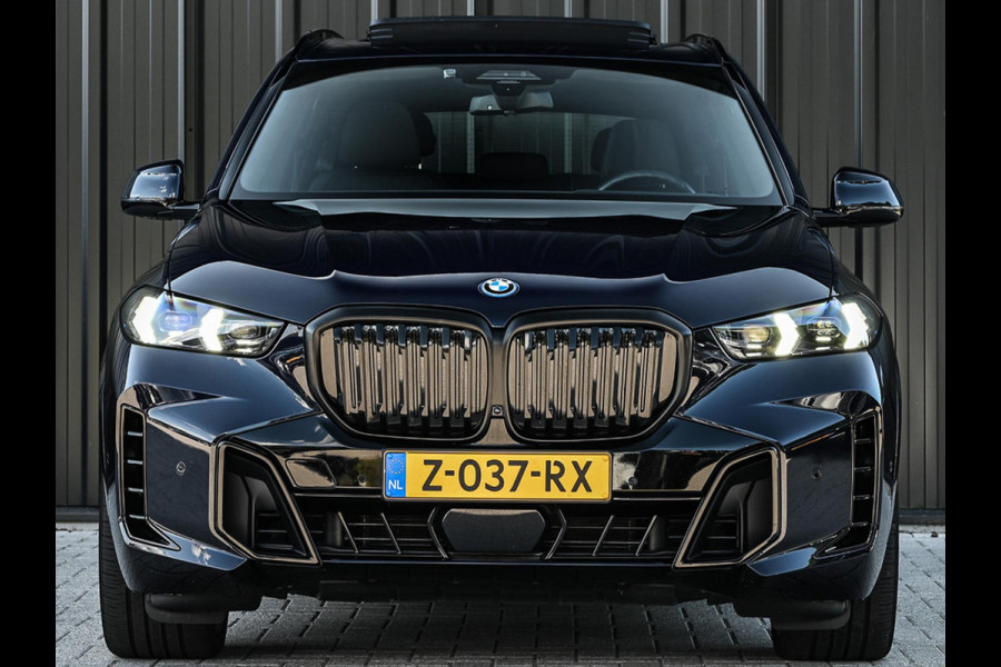 BMW X5 xDrive50e M-Sport Pro | Panoramadak | NL-Auto | Dealer Onderhouden | 360 Camera | Active Cruise | HUD | Harman/Kardon | Stoelverwarming + Ventilatie | Luchtvering | BMW Gesture Control | Memory Seats |