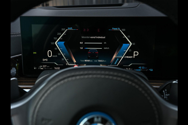BMW X5 xDrive50e M-Sport Pro | Panoramadak | NL-Auto | Dealer Onderhouden | 360 Camera | Active Cruise | HUD | Harman/Kardon | Stoelverwarming + Ventilatie | Luchtvering | BMW Gesture Control | Memory Seats |