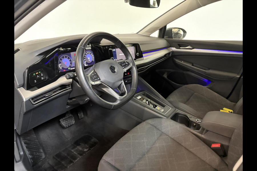 Volkswagen Golf 1.0 eTSI 110pk Automaat Life Climate control LED Lane Assist App Connect Cruise Control Climatronic Lichtmetalen Velgen Velgen Winterpakket