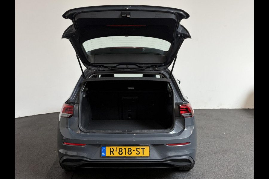 Volkswagen Golf 1.0 eTSI 110pk Automaat Life Climate control LED Lane Assist App Connect Cruise Control Climatronic Lichtmetalen Velgen Velgen Winterpakket
