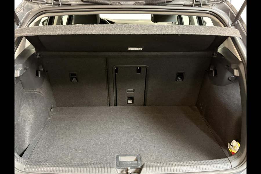 Volkswagen Golf 1.0 eTSI 110pk Automaat Life Climate control LED Lane Assist App Connect Cruise Control Climatronic Lichtmetalen Velgen Velgen Winterpakket