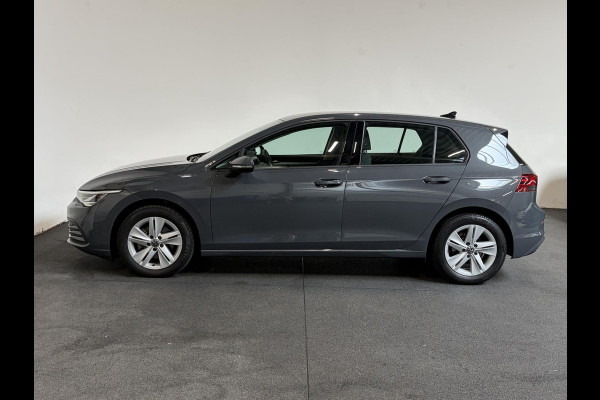 Volkswagen Golf 1.0 eTSI 110pk Automaat Life Climate control LED Lane Assist App Connect Cruise Control Climatronic Lichtmetalen Velgen Velgen Winterpakket