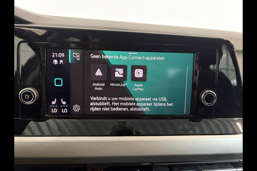 Volkswagen Golf 1.0 eTSI 110pk Automaat Life Climate control LED Lane Assist App Connect Cruise Control Climatronic Lichtmetalen Velgen Velgen Winterpakket
