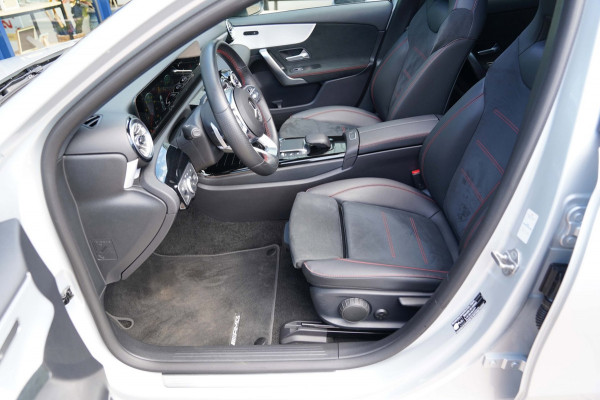 Mercedes-Benz A-Klasse 200 Business Solution AMG|Prijs rijklaar incl. 12 mnd garantie|Schuif/kanteldak Carplay PDC DAB Camera LED