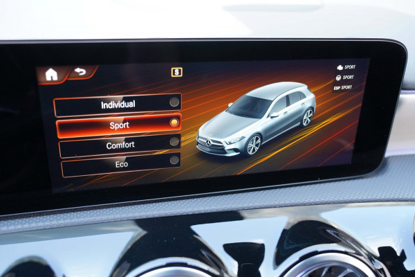 Mercedes-Benz A-Klasse 200 Business Solution AMG|Prijs rijklaar incl. 12 mnd garantie|Schuif/kanteldak Carplay PDC DAB Camera LED