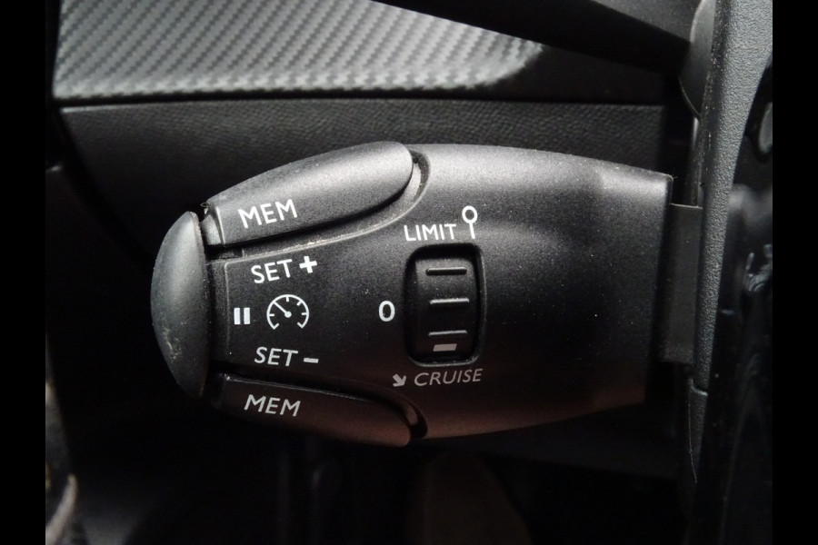 Peugeot e-2008 EV Blue Lease Active 50 kWh * CARPLAY * SOH 93.6% !!