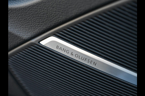 Audi Q8 55 TFSI quattro Pro Line Plus | Panoramadak | Night-Vision | Achterasbesturing | HUD | Luchtvering | B&O | Stoelmassage + Ventilatie | Camera | Soft-Close | Ambiance Interieur | Adaptive Cruise |