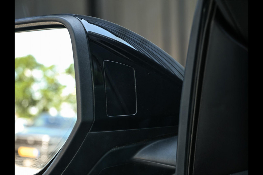 Audi Q8 55 TFSI quattro Pro Line Plus | Panoramadak | Night-Vision | Achterasbesturing | HUD | Luchtvering | B&O | Stoelmassage + Ventilatie | Camera | Soft-Close | Ambiance Interieur | Adaptive Cruise |
