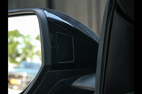Audi Q8 55 TFSI quattro Pro Line Plus | Panoramadak | Night-Vision | Achterasbesturing | HUD | Luchtvering | B&O | Stoelmassage + Ventilatie | Camera | Soft-Close | Ambiance Interieur | Adaptive Cruise |