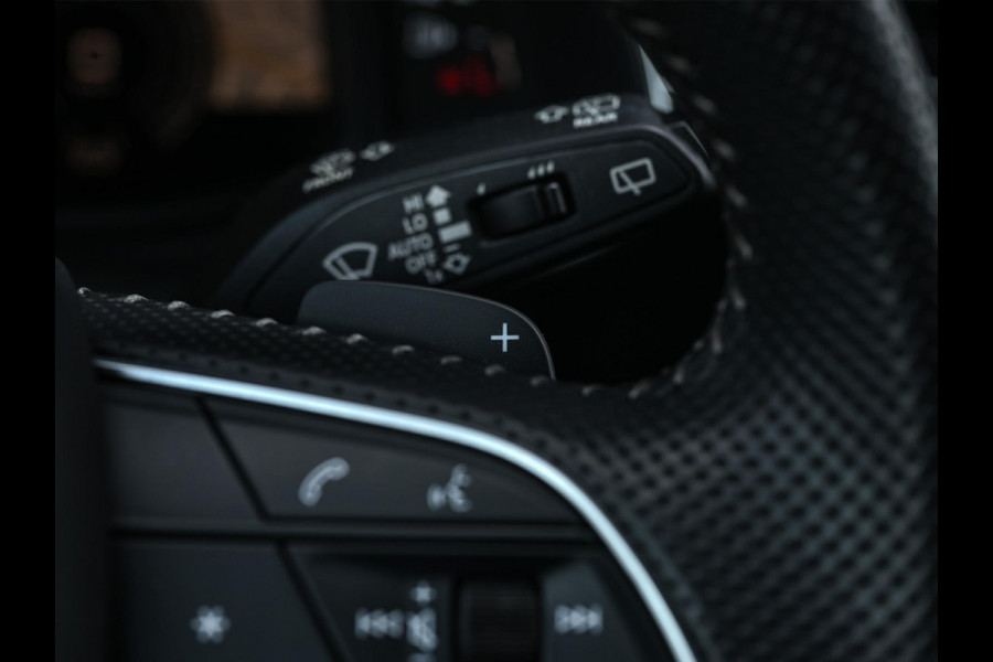 Audi Q8 55 TFSI quattro Pro Line Plus | Panoramadak | Night-Vision | Achterasbesturing | HUD | Luchtvering | B&O | Stoelmassage + Ventilatie | Camera | Soft-Close | Ambiance Interieur | Adaptive Cruise |