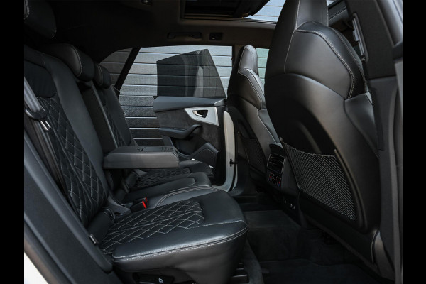 Audi Q8 55 TFSI quattro Pro Line Plus | Panoramadak | Night-Vision | Achterasbesturing | HUD | Luchtvering | B&O | Stoelmassage + Ventilatie | Camera | Soft-Close | Ambiance Interieur | Adaptive Cruise |